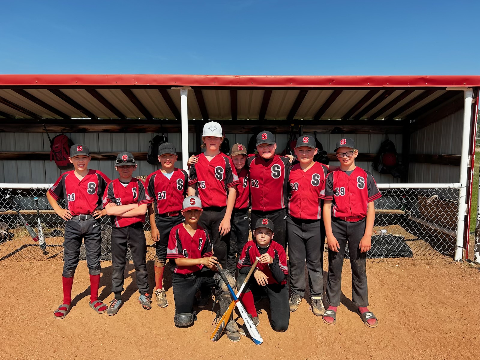 U13-2BaseballTeamDugoutPic2025